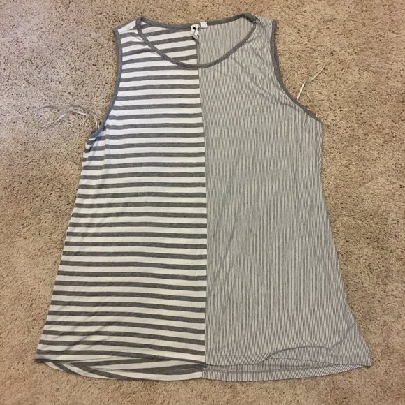 Cable & Gauge Grey and White Long Striped Eclectic A-line Tank Top - Picture 9 of 13